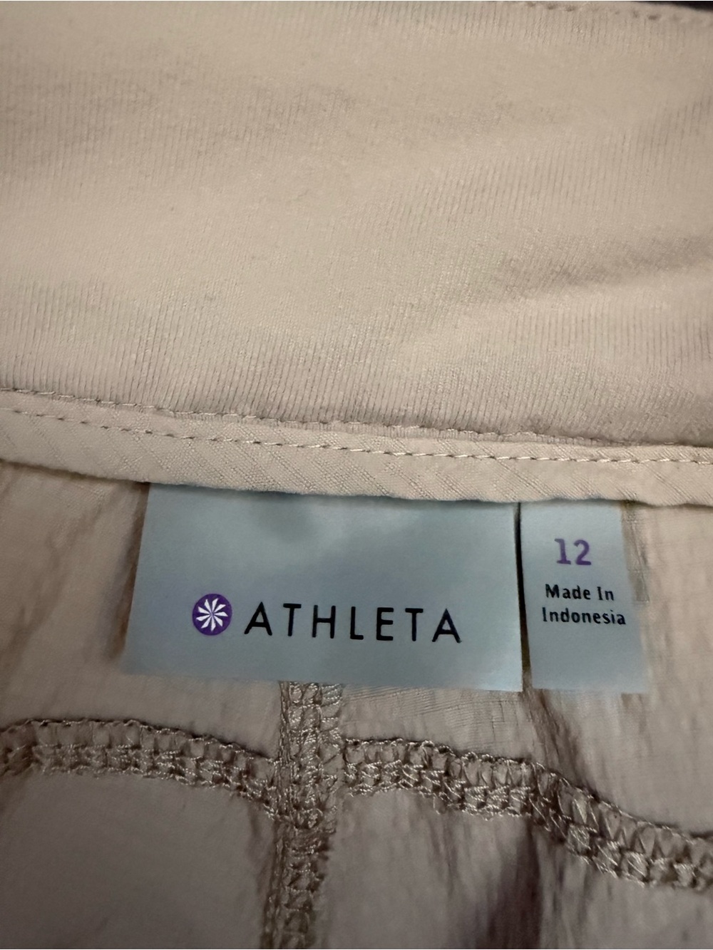 Athleta Light Beige Utility Cargo Shorts - Picture 5 of 6